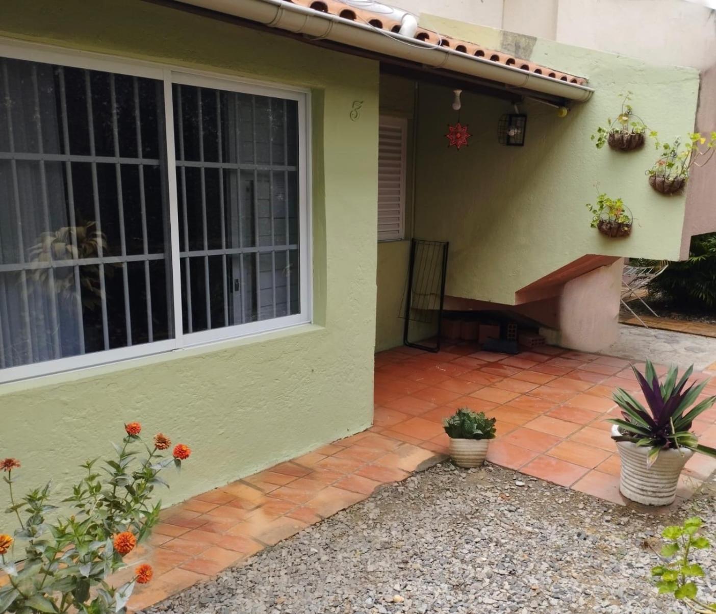 Charmoso Apto Com Clima De Casa Em Canasvieiras Florianopolis Bagian luar foto
